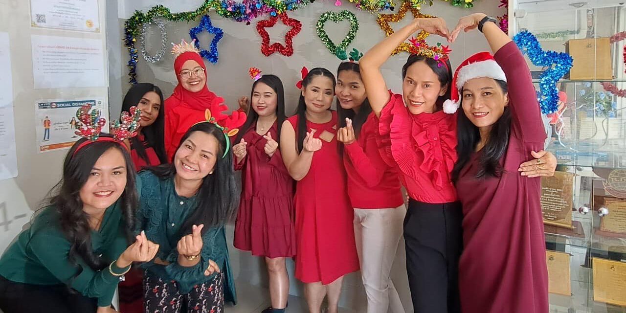 กิจกรรมวันปีใหม่ โรงเรียนกรุงเทพความงามและสปา กิจกรรมวันปีใหม่ โรงเรียนกรุงเทพความงามและสปา